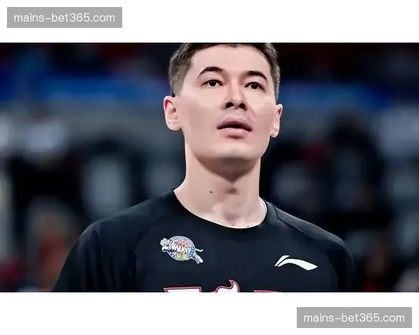 阿不都沙拉木维持锋线高效输出 场均19分11篮板成新疆攻防支柱